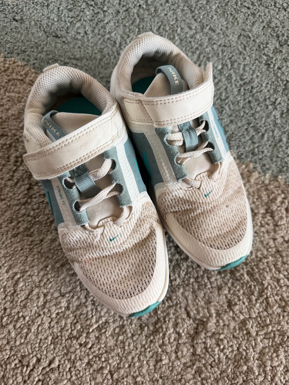 Nike Star Runner 5 Ivory/Teal Size 13 Sneaker